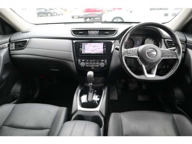 エクストレイル2.0 20X 2列車 4WD　純正フルセグナビ　アラウンドビューカメラ　ETC　全席シートヒーター　ミラーヒーター　エマージェンシーブレーキ　横滑り防止装置 2000