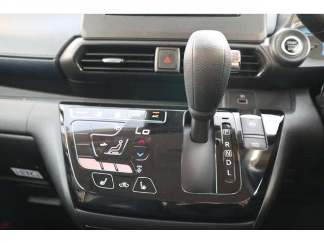 デイズハイウェイスターX プロパイロット エディション 4WD　純正フルセグナビ　アラウンドビューカメラ　ETC　LEDヘッドライト　電動パーキングブレーキ　アダプティブクルーズコントロール　シートヒーター　オートビークルホールド 660