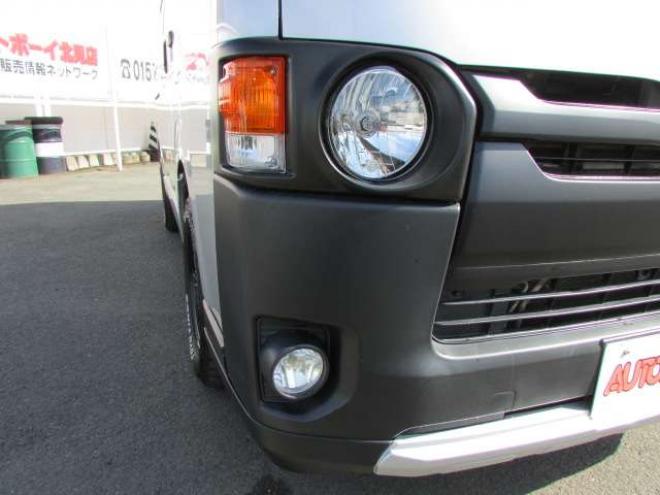 ハイエースバン3.0 スーパーGL ロング ディーゼルターボ 4WD　415SAFARI丸目ヘッドライトシステム/415SAFARI　フロントリップ/415COBRAベッドキット/BADRUKER16インチAW/オープンカントリーR/T/両側スライドドア/4WD 3000