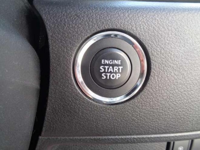 スペーシアGリミテッド 4WD　新品ディスプレイオーディオ　デュアルカメラブレーキサポート　スマートキー　片側パワースライドドア　運転席助手席シートヒーター　横滑り防止装置 660