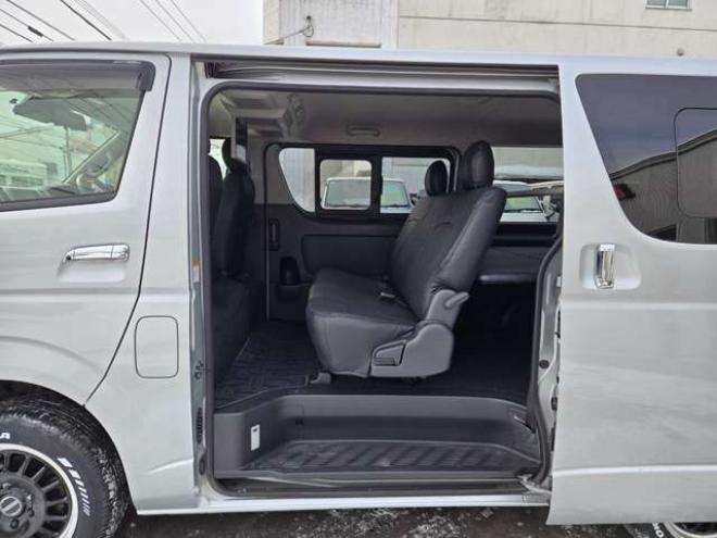 ハイエースバン2.8 スーパーGL ロング ディーゼルターボ 4WD　リアクーラー&ヒーター　プッシュスタート　スマートキー　　ベッドキッド LEDヘッドライト横滑り防止　衝突被害軽減　車線逸脱　トヨタ純正ナビ　フルセグTV　Bluetooth　バックカメラトヨタ純正リアモニター　ETC 2800