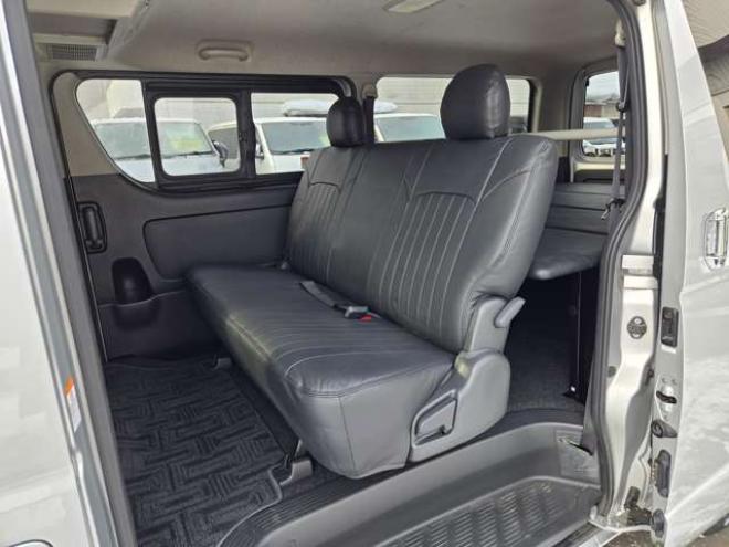 ハイエースバン2.8 スーパーGL ロング ディーゼルターボ 4WD　リアクーラー&ヒーター　プッシュスタート　スマートキー　　ベッドキッド LEDヘッドライト横滑り防止　衝突被害軽減　車線逸脱　トヨタ純正ナビ　フルセグTV　Bluetooth　バックカメラトヨタ純正リアモニター　ETC 2800