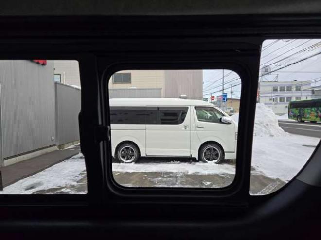 ハイエースバン2.8 スーパーGL ロング ディーゼルターボ 4WD　リアクーラー&ヒーター　プッシュスタート　スマートキー　　ベッドキッド LEDヘッドライト横滑り防止　衝突被害軽減　車線逸脱　トヨタ純正ナビ　フルセグTV　Bluetooth　バックカメラトヨタ純正リアモニター　ETC 2800