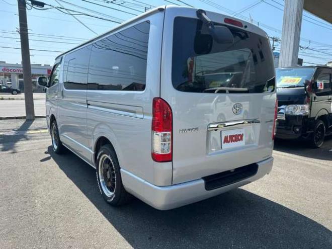 ハイエースバン2.8 スーパーGL ロング ディーゼルターボ 4WD　リアクーラー&ヒーター　プッシュスタート　スマートキー　　ベッドキッド LEDヘッドライト横滑り防止　衝突被害軽減　車線逸脱　トヨタ純正ナビ　フルセグTV　Bluetooth　バックカメラトヨタ純正リアモニター　ETC 2800