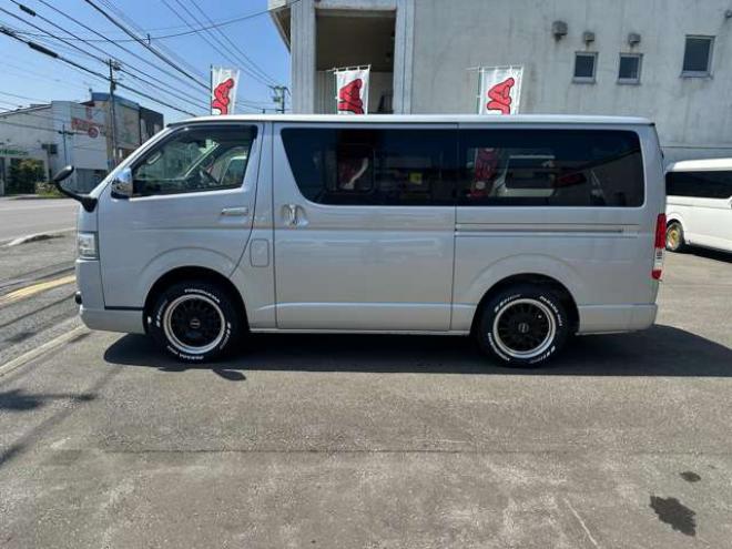 ハイエースバン2.8 スーパーGL ロング ディーゼルターボ 4WD　リアクーラー&ヒーター　プッシュスタート　スマートキー　　ベッドキッド LEDヘッドライト横滑り防止　衝突被害軽減　車線逸脱　トヨタ純正ナビ　フルセグTV　Bluetooth　バックカメラトヨタ純正リアモニター　ETC 2800
