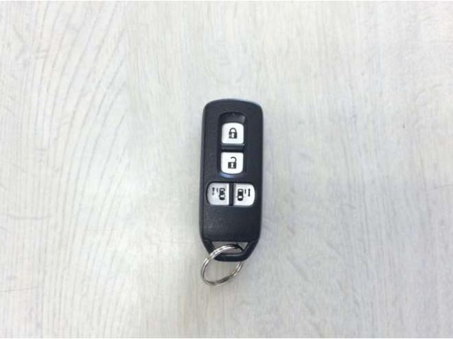 N-BOXG ターボパッケージ 4WD　パワスラ　スマートキー　クルーズコントロール　ドラレコ　Bカメラ　メモリーナビ　電動格納ミラー　オートライト　横滑り防止　アイドリングストップ　パナソニックフルセグTV　メモリナビ　Bluetooth ETC 660