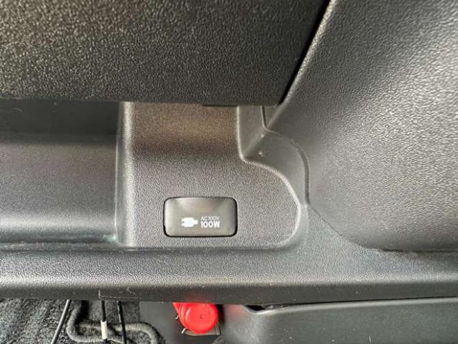 ハイエース2.7 GL ロング ミドルルーフ 4WD　プッシュスタート ETC パワースライドドア 前後ドラレコ 9インチナビ Bカメラ　フルセグTV DVD Bluetooth　フリップダウンモニター ベッドキット ワーク17AW　サブウーファー リアヒーター&クーラー 2700