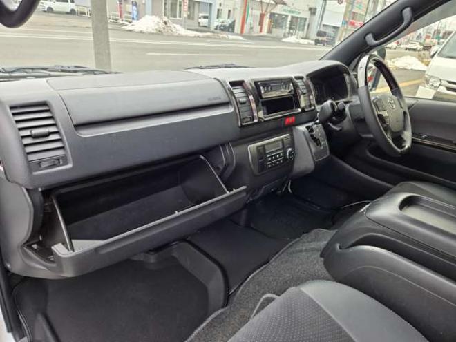 ハイエースバン2.8 スーパーGL ダークプライムII ロングボディ ディーゼルターボ 4WD　ESSEX FスポイラーVer3&サイドライナー&リアライナー　ESSEX　フロアマッド　ENCD17インチAW　ヨコハマPARADA17インチ　ハーフレザーシート　プッシュスタート　リアヒーター 2800