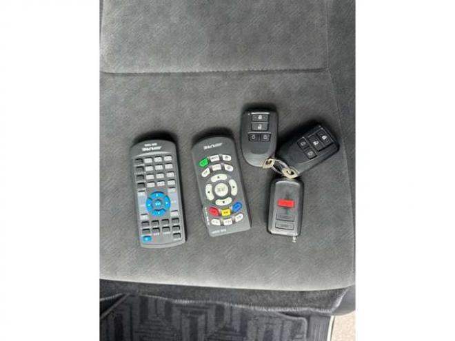ハイエース2.7 GL ロング ファインテックツアラー 4WD　プッシュスタート　両側パワースライドドア　オートハイビーム ETC2.0 パノラマミックビュー ディスプレイオーディオ Bカメラ　Bluetooth　フルセグTV リアヒーター&クーラーコントローラー ルーフスピーカー 2700