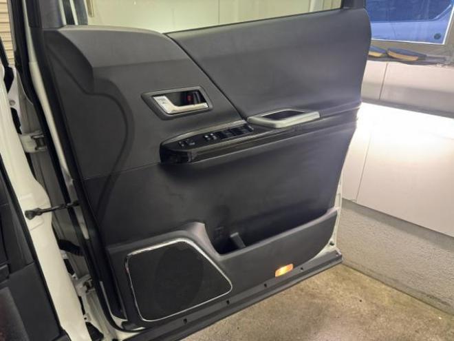ヴェルファイア２．４Ｚ　ゴールデンアイズⅡ　寒冷地仕様　禁煙車　純正リアフリップダウンモニター　純正ブラックハーフレザーシート　社外１９インチＡＷ　社外１６ＡＷ＋スタッドレスタイヤ　両側パワースライドドア　パワーバックドア　クルーズコントロール 4WD 2400 5Dr