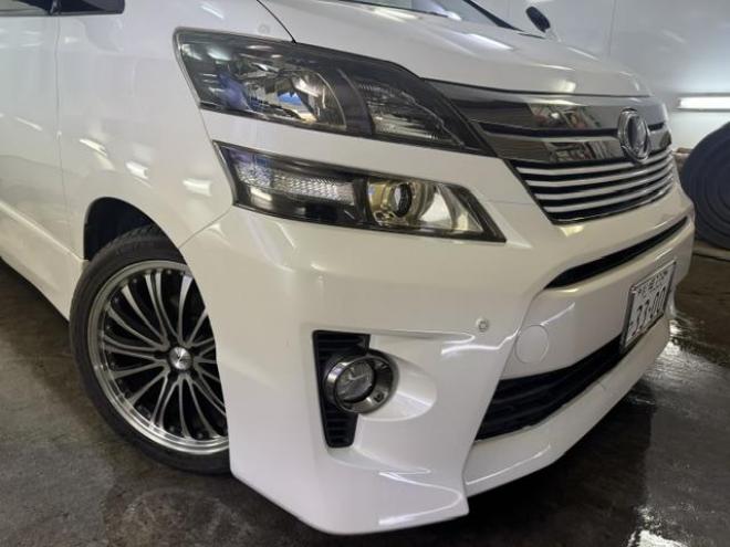 ヴェルファイア２．４Ｚ　ゴールデンアイズⅡ　寒冷地仕様　禁煙車　純正リアフリップダウンモニター　純正ブラックハーフレザーシート　社外１９インチＡＷ　社外１６ＡＷ＋スタッドレスタイヤ　両側パワースライドドア　パワーバックドア　クルーズコントロール 4WD 2400 5Dr