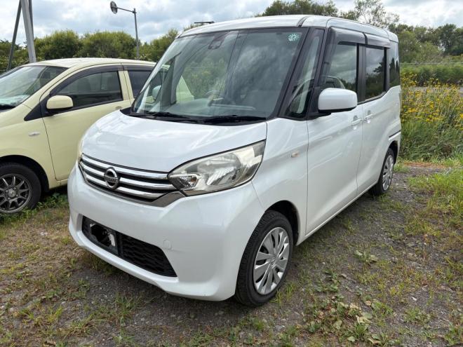 デイズルークス車検2年付！　内外キレイ 4WD 660 5Dr