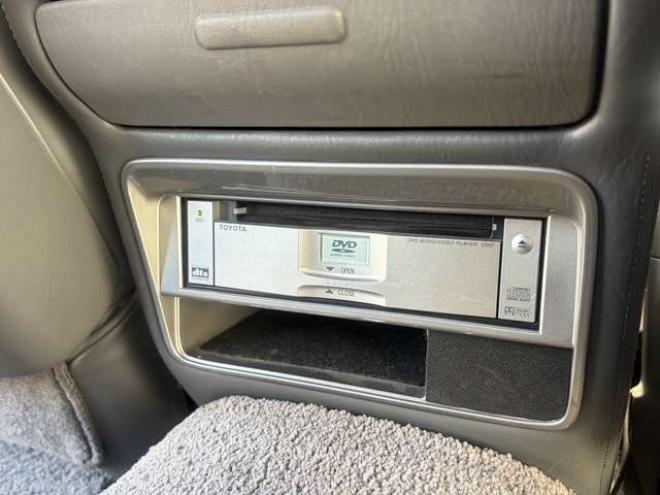 センチュリー5.0　本革シート　全席シートヒーター　後席リフレッシング機能純正アルミ　純正ナビ 2WD 5000