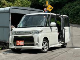タント　カスタム　X  4WD  タイミングチェーン車　バックカメラ　エンジンスターター　ナビテレビ　電動リモコンスライドドア 4WD 660 5Dr
