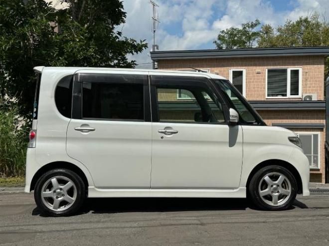 タントカスタム　X  4WD  タイミングチェーン車　バックカメラ　エンジンスターター　ナビテレビ　電動リモコンスライドドア 4WD 660 5Dr