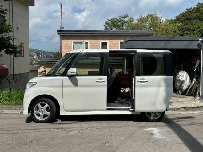 タントカスタム　X  4WD  タイミングチェーン車　バックカメラ　エンジンスターター　ナビテレビ　電動リモコンスライドドア 4WD 660 5Dr