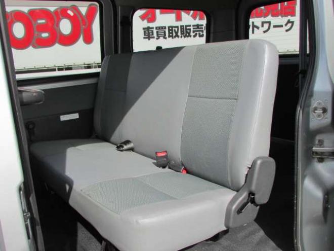 タウンエースバン1.5 GL 4WD　マッドクロス14インチアルミホイール/ジオランダーX-AT/リアヒーター/キーレス/エアコン/ABS/Wエアバッグ/パワーステアリング/パワーウィンドウ 1500