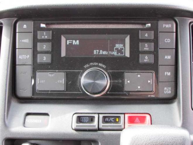 タウンエースバン1.5 GL 4WD　マッドクロス14インチアルミホイール/ジオランダーX-AT/リアヒーター/キーレス/エアコン/ABS/Wエアバッグ/パワーステアリング/パワーウィンドウ 1500