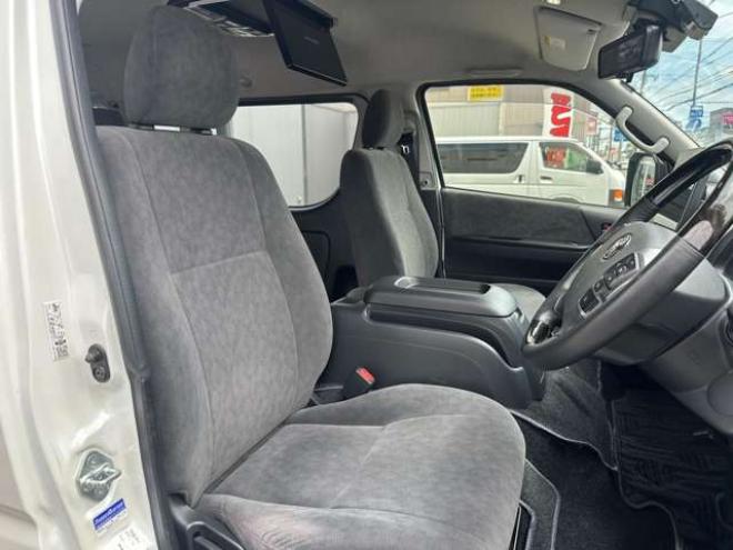 ハイエース2.7 GL ロング ファインテックツアラー 4WD　プッシュスタート　両側パワースライドドア　オートハイビーム ETC2.0 パノラマミックビュー ディスプレイオーディオ バックカメラ　Bluetooth　フルセグTV リアヒーター&クーラーコントローラー ルーフスピーカー 2700