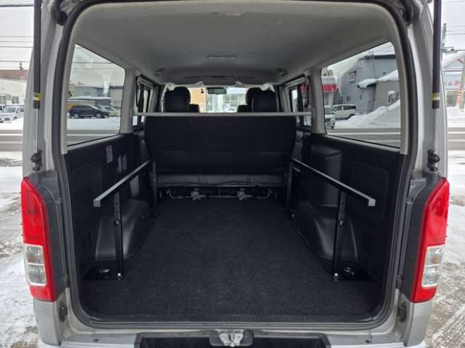 ハイエースバン2.8 スーパーGL ロング ディーゼルターボ 4WD　リアクーラー&ヒーター　プッシュスタート　スマートキー　　ベッドキッド LEDヘッドライト横滑り防止　衝突被害軽減　車線逸脱　トヨタ純正ナビ　フルセグTV　Bluetooth　バックカメラ トヨタ純正リアモニター ETC 2800