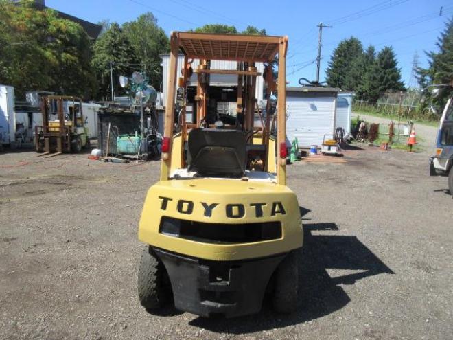フォークリフトトヨタ3FD20　テ゛ィーセ゛ルエンジン　バケット付