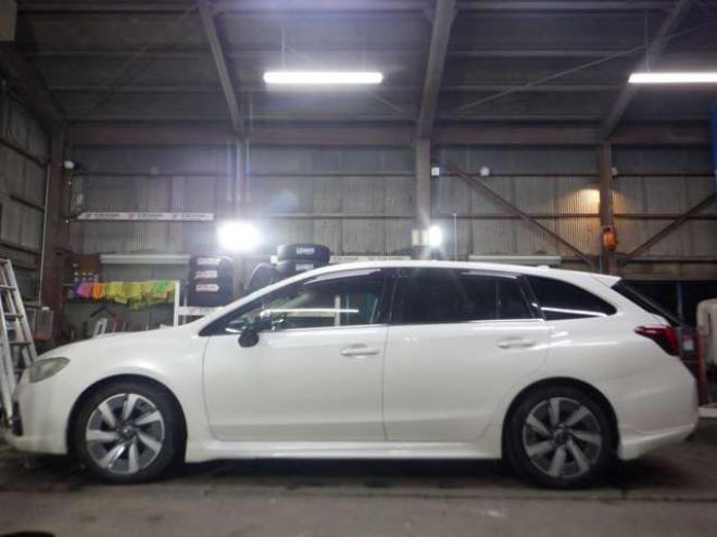 レヴォーグ1.6 GT アイサイト 4WD　アドバンスセーフティパッケージ・本州仕入・サンルーフ・ナビ・TV・B/T・S/Bカメラ・LEDヘッドライト・ブラインドスポット・オートマチックハイビーム・パドルシフト・ETC・アイドリングストップ・衝突軽減・ 1600