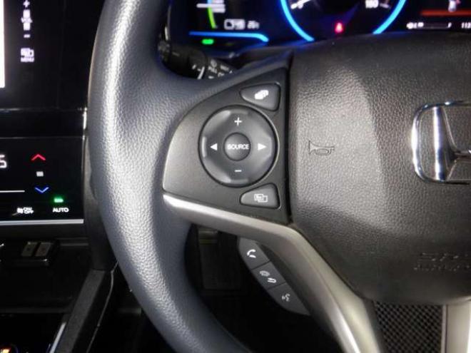 シャトル1.5 ハイブリッド 4WD　本州仕入・ナビ・TV・B/T・Bカメラ・LEDヘッドライト・スマートキー・プッシュスタート・CTBA・ビルトインETC・ワイパーデアイサー・ 1500