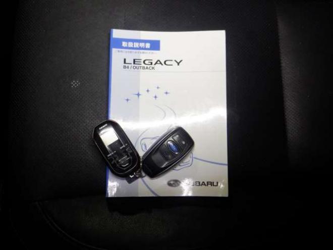 レガシィB4 2.5 リミテッド 4WD　本州仕入　4WD　ナビ　フルセグTV バックカメラ　Bluetoothオーディオ　ETC　エンスタ　全席シートヒーター　革シート　パワーシート　LEDヘッドライト　フォグランプ　パドルシフト　プッシュスタート 2500