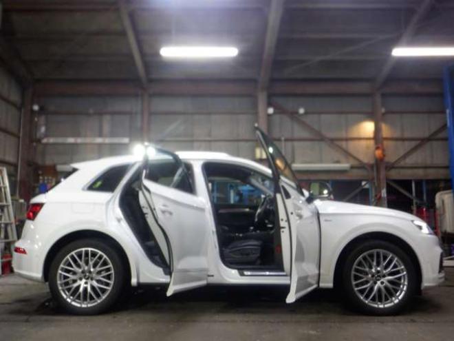 アウディQ5 2.0 TFSI クワトロ スポーツ ラグジュアリーパッケージ 4WD　本州仕入・Sライン・エクステリアパッケージ・ナビ・TV・B/T・全方位カメラ・革シート・電動シート・電動リアゲート・シートヒーター・LEDヘッドライト・バーチャルコックピット・ETC・ACC・ルーフレール 2000