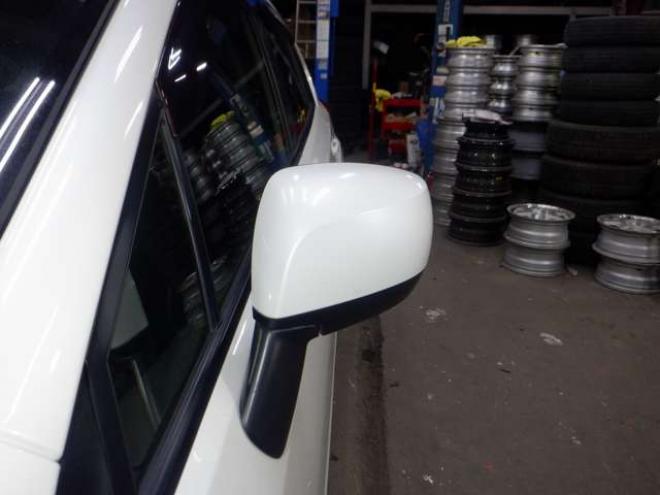 インプレッサスポーツ 1.6 i-L 4WD　ナビ・TV・B/T・Bカメラ・アイドリングストップ・スマートキー・プッシュスタート・HID・ヘッドライトウォッシャー・ETC・フォグランプ・オートエアコン・ドアバイザー・DVD再生 1600