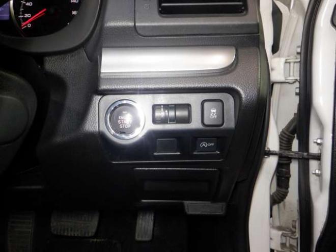 インプレッサスポーツ 1.6 i-L 4WD　ナビ・TV・B/T・Bカメラ・アイドリングストップ・スマートキー・プッシュスタート・HID・ヘッドライトウォッシャー・ETC・フォグランプ・オートエアコン・ドアバイザー・DVD再生 1600