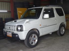 ジムニー　ランドベンチャー 4WD　本州仕入　5速MT　4WD　SDナビ　フルセグTV　シートヒーター　ルーフレール　ライトレベライザー　フォグランプ　ドアバイザー　キーレスキー 660