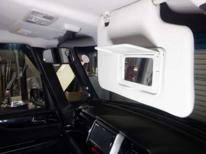 N-BOXカスタムG ターボパッケージ 4WD　ナビ・TV・Bカメラ・ETC・両側電動・クルコン・ターボ・HID・ETC・スマートキー・プッシュスタート・オートライト・オートエアコン・パドルシフト・ベンチレーション・フォグランプ・ 660