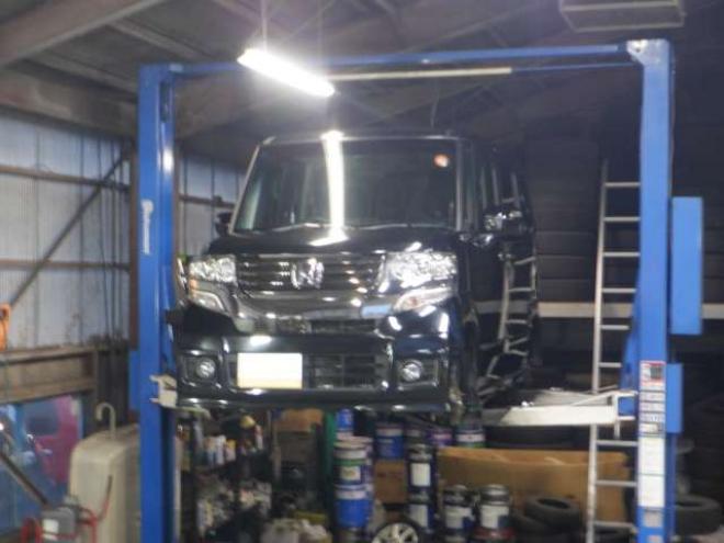 N-BOXカスタムG ターボパッケージ 4WD　ナビ・TV・Bカメラ・ETC・両側電動・クルコン・ターボ・HID・ETC・スマートキー・プッシュスタート・オートライト・オートエアコン・パドルシフト・ベンチレーション・フォグランプ・ 660