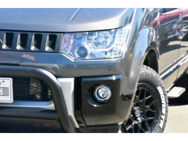 デリカD:5　Dパワーパッケージ　4WD　Ｆグリルラプターペイント　新品タイヤ／アルミ　新品フロントガード　シートカバー　ステップ付　社外ナビ／ＴＶ／バックカメラ　マッドフラップ