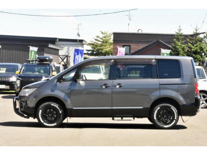 デリカD:5　Dパワーパッケージ　4WD　Ｆグリルラプターペイント　新品タイヤ／アルミ　新品フロントガード　シートカバー　ステップ付　社外ナビ／ＴＶ／バックカメラ　マッドフラップ