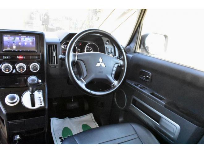 デリカD:5　Dパワーパッケージ　4WD　Ｆグリルラプターペイント　新品タイヤ／アルミ　新品フロントガード　シートカバー　ステップ付　社外ナビ／ＴＶ／バックカメラ　マッドフラップ