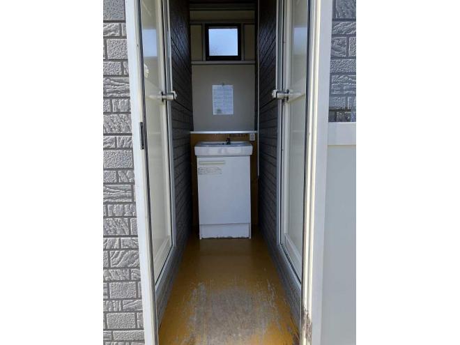 仮設トイレプレハブ　中古　ツイントイレ　