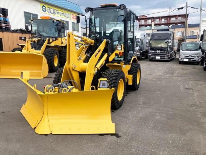 ホイールローダコマツ　未使用　WA40-8　建機