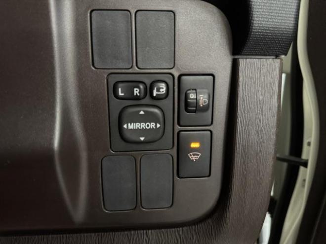 パッソ１．０Ｘ　クツロギ　禁煙車　寒冷地仕様　ベンチシート　スマートキー　ＫＥＮＷＯＯＤドライブレコーダー　社外１４インチＡＷ　社外１３ＡＷ＋スタッドレスタイヤ付　フロントガラス熱線　純正ドアバイザー　タイミングチェーン車 4WD 1000 5Dr