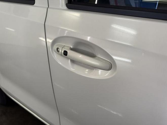 パッソ１．０Ｘ　クツロギ　禁煙車　寒冷地仕様　ベンチシート　スマートキー　ＫＥＮＷＯＯＤドライブレコーダー　社外１４インチＡＷ　社外１３ＡＷ＋スタッドレスタイヤ付　フロントガラス熱線　純正ドアバイザー　タイミングチェーン車 4WD 1000 5Dr