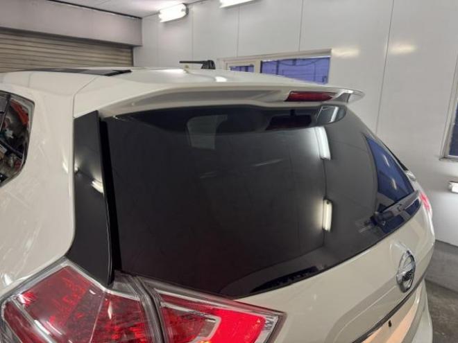 エクストレイル２０Ｘ　エマージェンシーブレーキＰＫＧ　本州仕入　寒冷地仕様　禁煙車　パワートランク　純正ＬＥＤヘッドライト　純正１７インチＡＷ　社外１７ＡＷ＋スタッドレスタイヤ付　純正ナビ　地デジ　Ｂｌｕｅｔｏｏｔｈ　バックカメラ　エンジンスターター 4WD 2000 5Dr