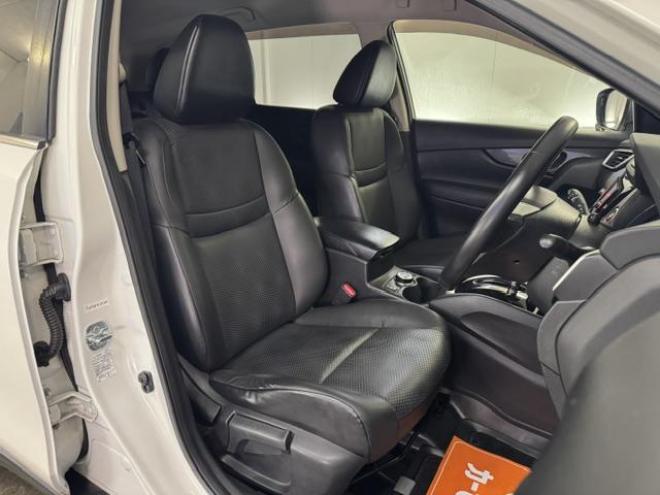 エクストレイル２０Ｘ　エマージェンシーブレーキＰＫＧ　本州仕入　寒冷地仕様　禁煙車　パワートランク　純正ＬＥＤヘッドライト　純正１７インチＡＷ　社外１７ＡＷ＋スタッドレスタイヤ付　純正ナビ　地デジ　Ｂｌｕｅｔｏｏｔｈ　バックカメラ　エンジンスターター 4WD 2000 5Dr