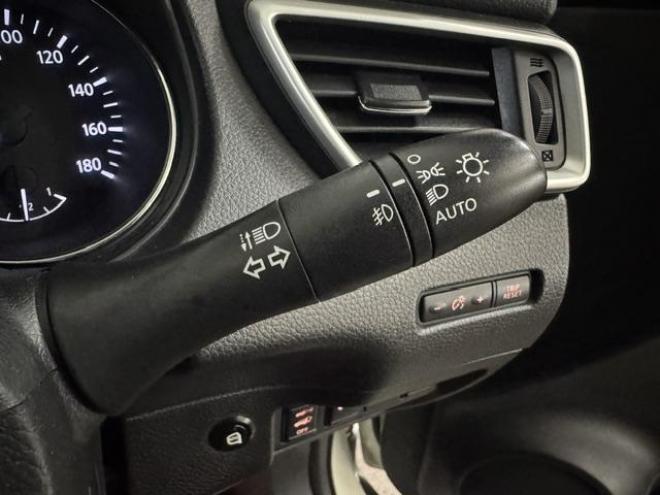 エクストレイル２０Ｘ　エマージェンシーブレーキＰＫＧ　本州仕入　寒冷地仕様　禁煙車　パワートランク　純正ＬＥＤヘッドライト　純正１７インチＡＷ　社外１７ＡＷ＋スタッドレスタイヤ付　純正ナビ　地デジ　Ｂｌｕｅｔｏｏｔｈ　バックカメラ　エンジンスターター 4WD 2000 5Dr