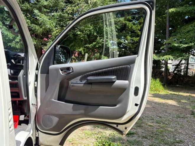 キャラバンNV350 2.5 プレミアムGX アーバンクロム ロングボディ ディーゼルターボ 4WD　ワンオーナー車オーテックエアロ　ローダウン社外ナビBカメラ地デジ　ブラインドモニター　エンジンスターター　社外17インチ 2500