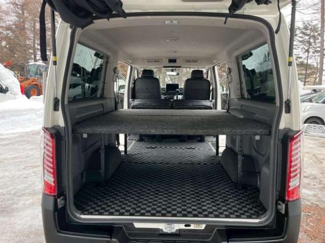 キャラバンNV350 2.5 プレミアムGX ロングボディ ディーゼルターボ 4WD　社外11インチナビ　バックカメラ　エンジンスターター　ETC　ワンオーナー　左側電動スライドドア　社外アルミ　パワーウィンドウ　パワステ　後席モニター　ABS　キーレスエントリー　衝突被害軽減ブレーキ 2500