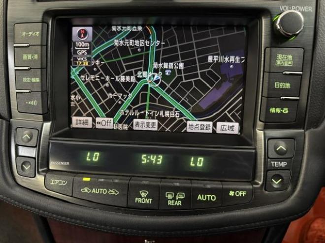 クラウンロイヤルサルーン　ｉ－Ｆｏｕｒ　本州仕入　禁煙車　純正１７インチＡＷ　社外１６ＡＷ＋スタッドレスタイヤ付　純正ＨＤＤナビ　フルセグ地デジ　ＤＶＤ再生　Ｂｌｕｅｔｏｏｔｈオーディオ　バック＆サイドカメラ　エンジンスターター　ＥＴＣ 4WD 3000 4Dr