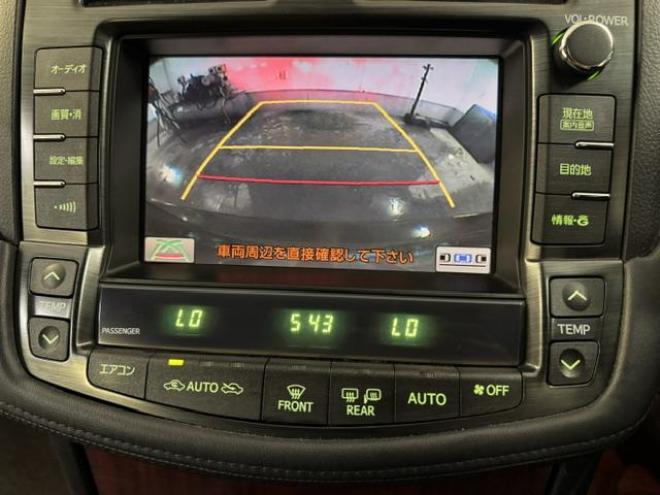 クラウンロイヤルサルーン　ｉ－Ｆｏｕｒ　本州仕入　禁煙車　純正１７インチＡＷ　社外１６ＡＷ＋スタッドレスタイヤ付　純正ＨＤＤナビ　フルセグ地デジ　ＤＶＤ再生　Ｂｌｕｅｔｏｏｔｈオーディオ　バック＆サイドカメラ　エンジンスターター　ＥＴＣ 4WD 3000 4Dr