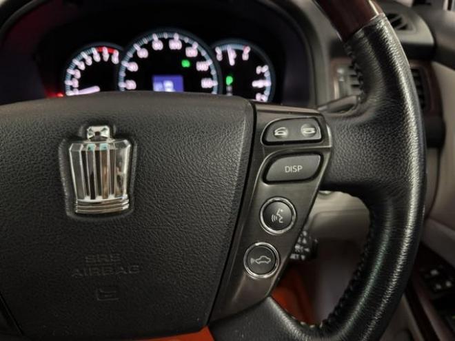 クラウンロイヤルサルーン　ｉ－Ｆｏｕｒ　本州仕入　禁煙車　純正１７インチＡＷ　社外１６ＡＷ＋スタッドレスタイヤ付　純正ＨＤＤナビ　フルセグ地デジ　ＤＶＤ再生　Ｂｌｕｅｔｏｏｔｈオーディオ　バック＆サイドカメラ　エンジンスターター　ＥＴＣ 4WD 3000 4Dr