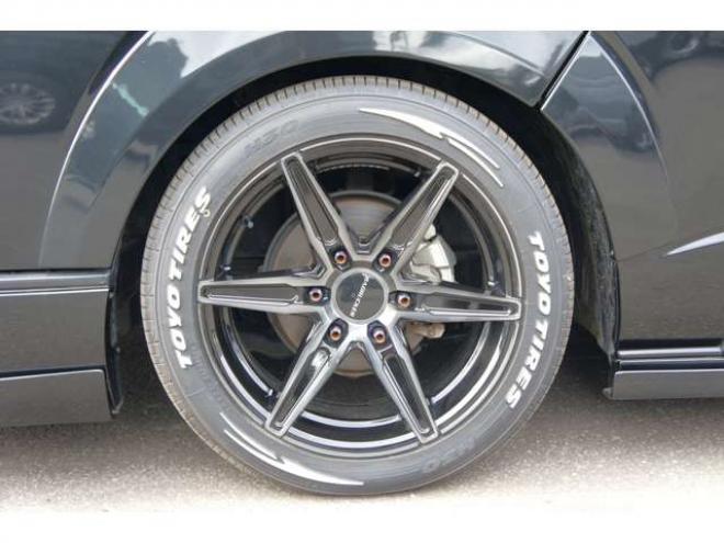ハイエース2.7 GL ロング ファインテックツアラー 4WD　415COBRA　ファントムヘッドライトシステム&フェイスリフトキット&F/S/R/ルーフスポ/ボンネット/プレステージテールランプ&新作バッドラッカーHP-6　18インチAW　TOYO　H30　225/50R18 2700